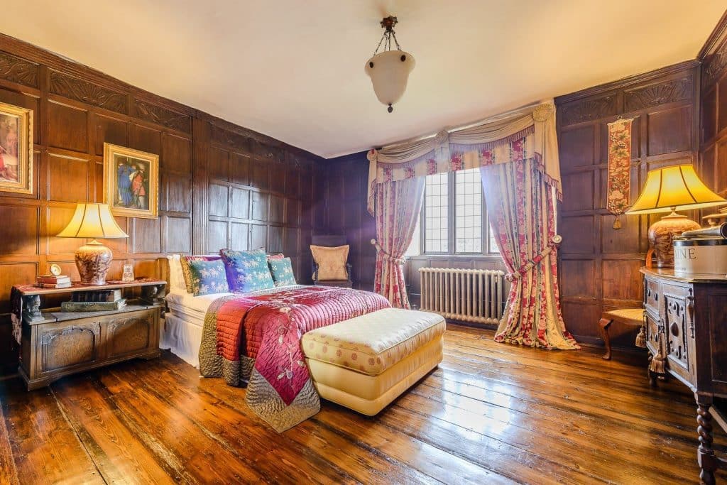 CAINHOE 16th century Grade II listed country house bedfordshire shoot location x130a