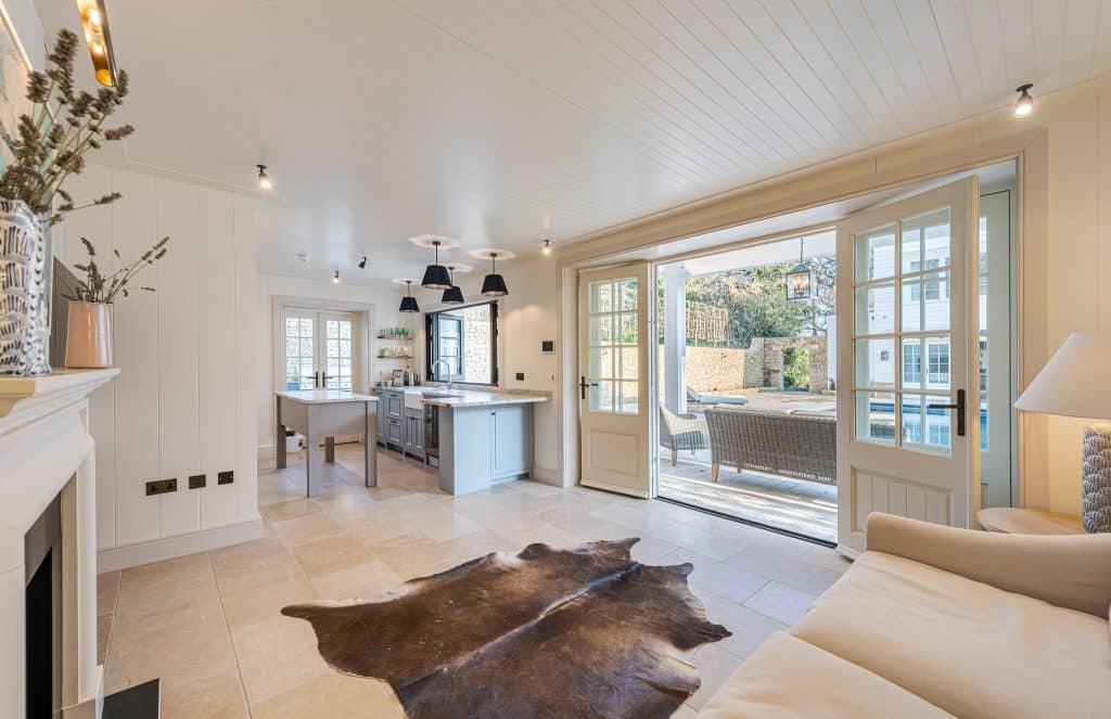 Copyright R3 Photography Ltd.