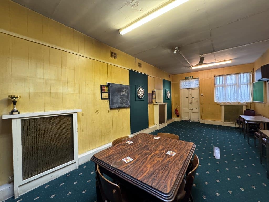 QUAKER SOUTH EAST LONDON SOCIAL CLUB SHOOT LOCATION 17. The Quakers Hall – ARK Loc 0020