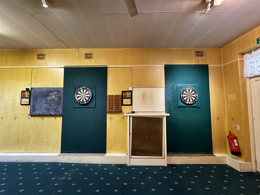 QUAKER SOUTH EAST LONDON SOCIAL CLUB SHOOT LOCATION 18. The Quakers Hall – ARK Loc 0020