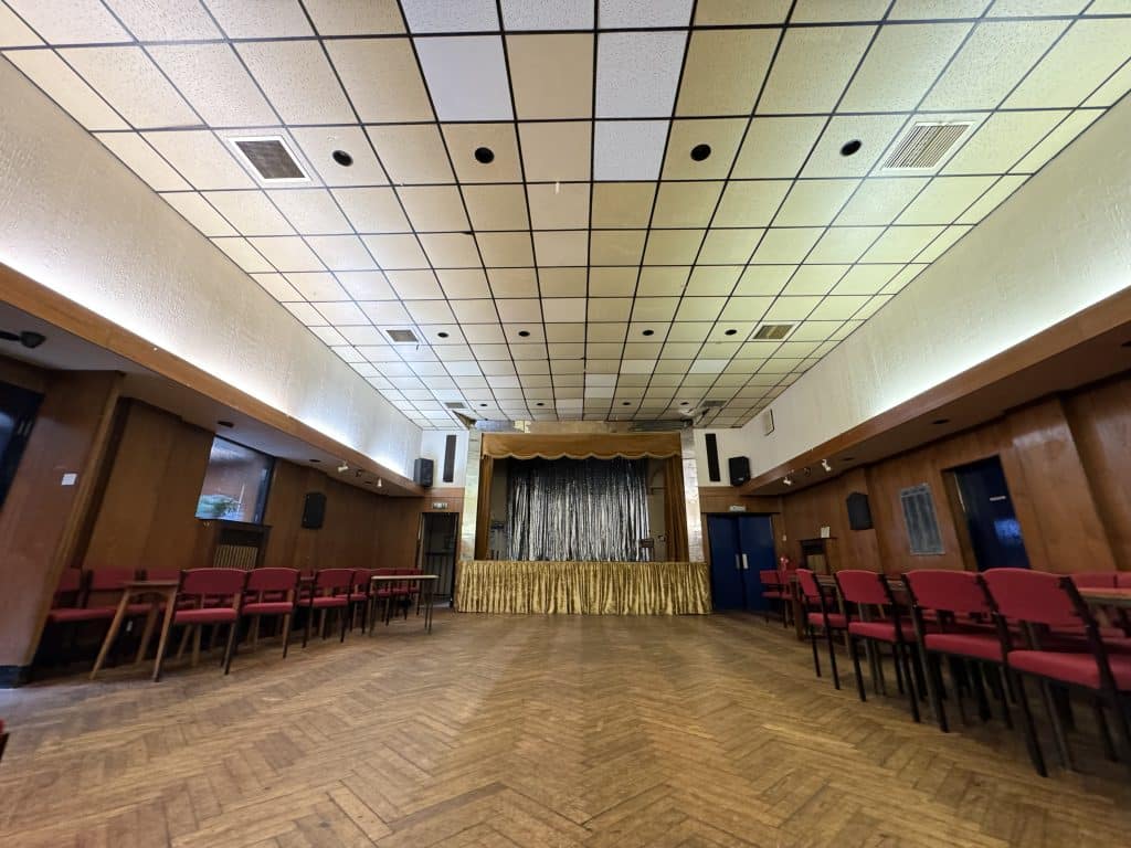 QUAKER SOUTH EAST LONDON SOCIAL CLUB SHOOT LOCATION 2. The Quakers Hall – ARK Loc 0020