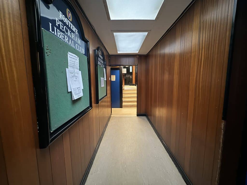 QUAKER SOUTH EAST LONDON SOCIAL CLUB SHOOT LOCATION 24. The Quakers Hall – ARK Loc 0020