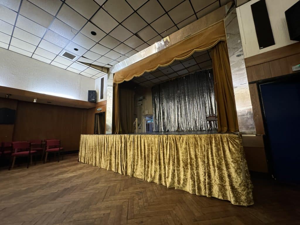 QUAKER SOUTH EAST LONDON SOCIAL CLUB SHOOT LOCATION 4. The Quakers Hall – ARK Loc 0020