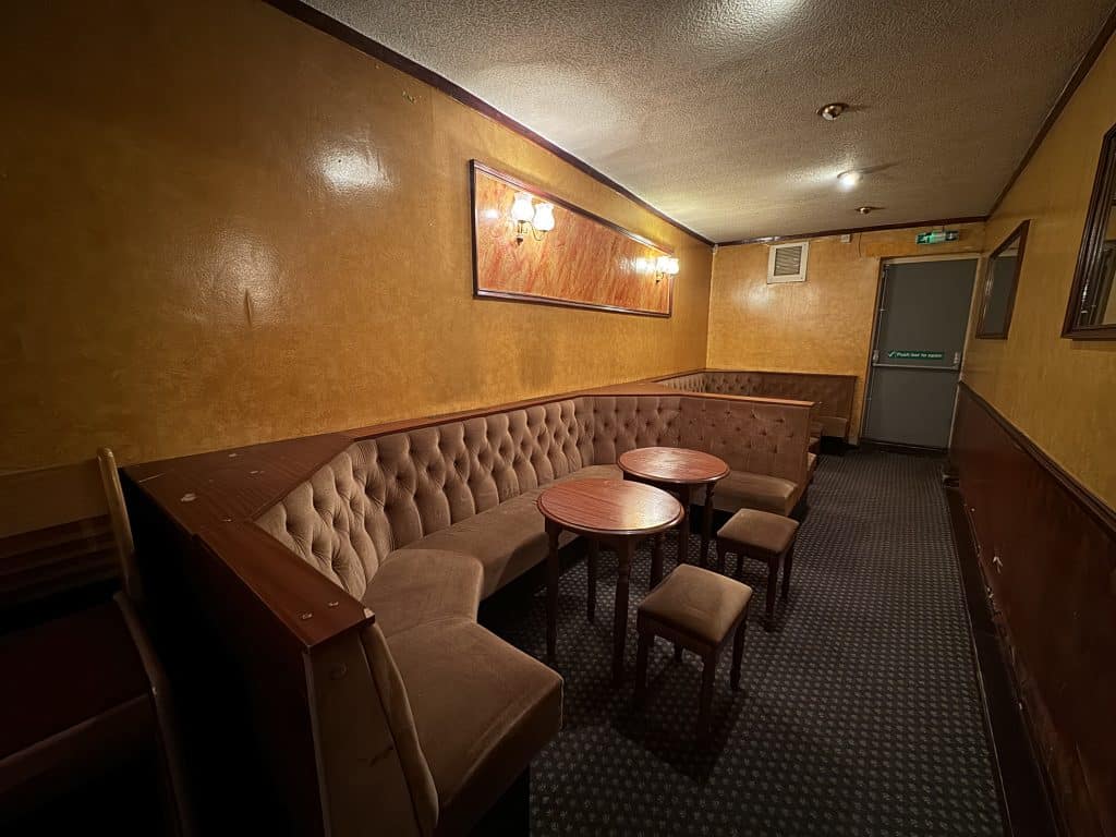 QUAKER SOUTH EAST LONDON SOCIAL CLUB SHOOT LOCATION 8. The Quakers Hall – ARK Loc 0020