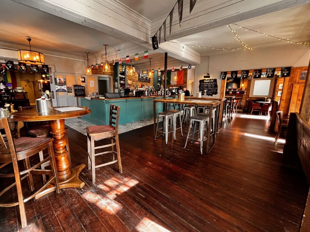 The-Green-Pub-Film-LocationPub inside 1