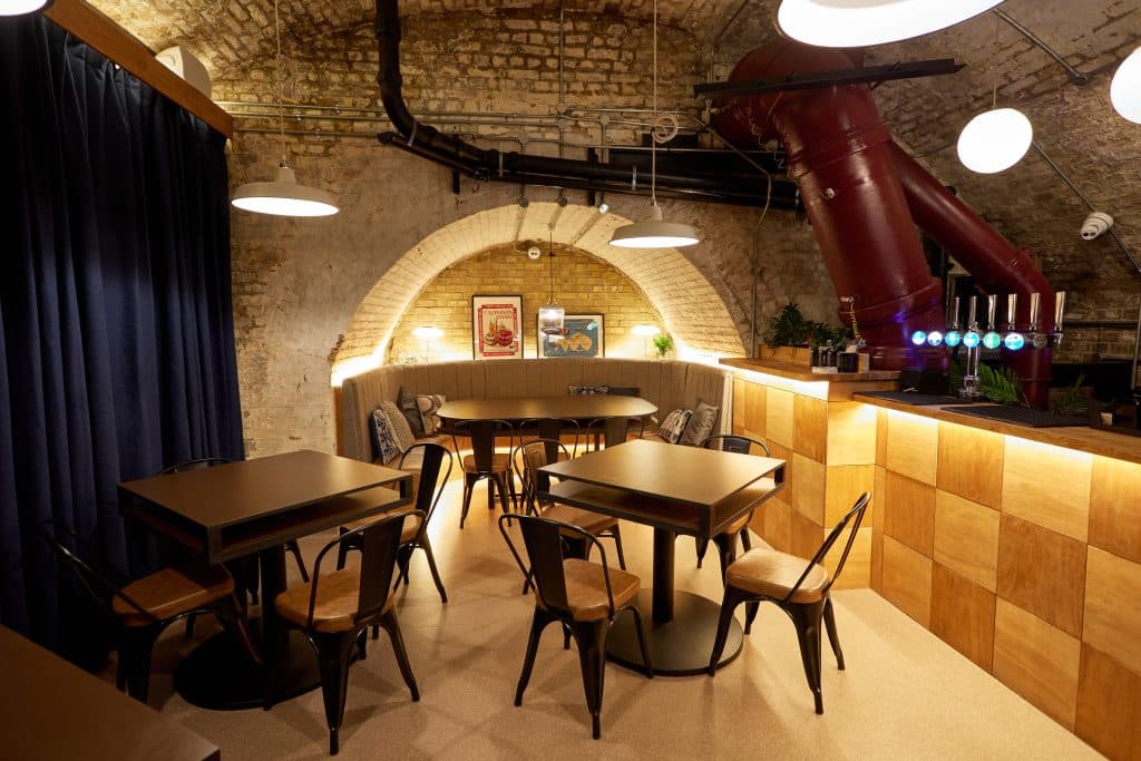 WATERLOO south east london bar and restaurant unique shoot location 300123_DRAUGHTS_WATERLOO_10