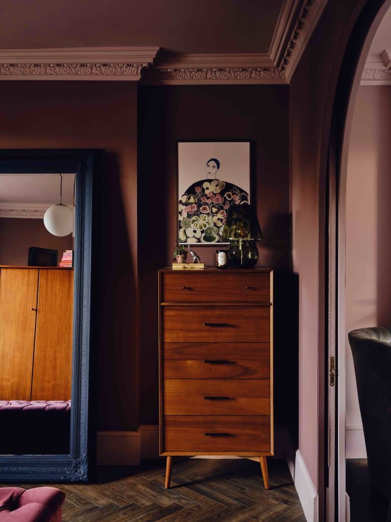 © Beth Davis_Dressing Room 2SOUTH LODGE
