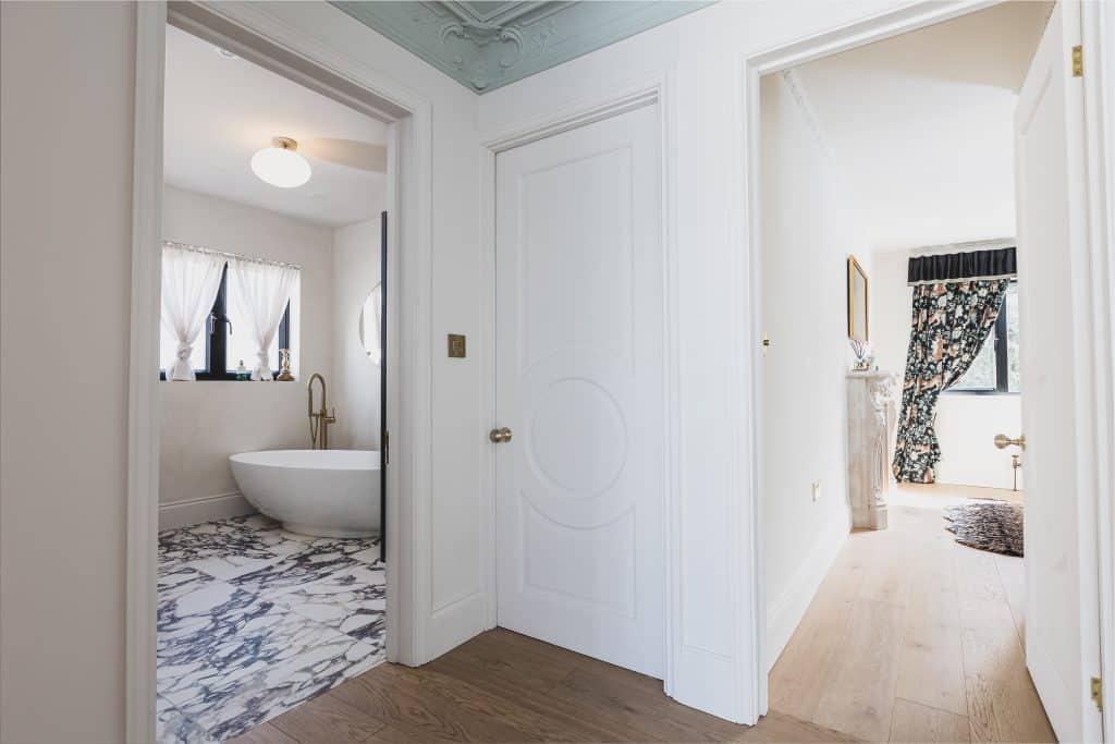 HITCHIN HOUSE feminine modern shoot location house HITCHIN CC 4thSept24 211