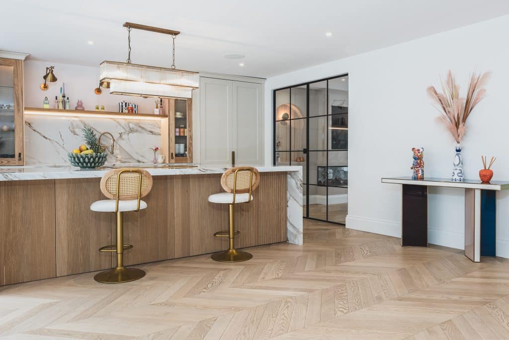 HITCHIN HOUSE feminine modern shoot location house HITCHIN CC 4thSept24 54