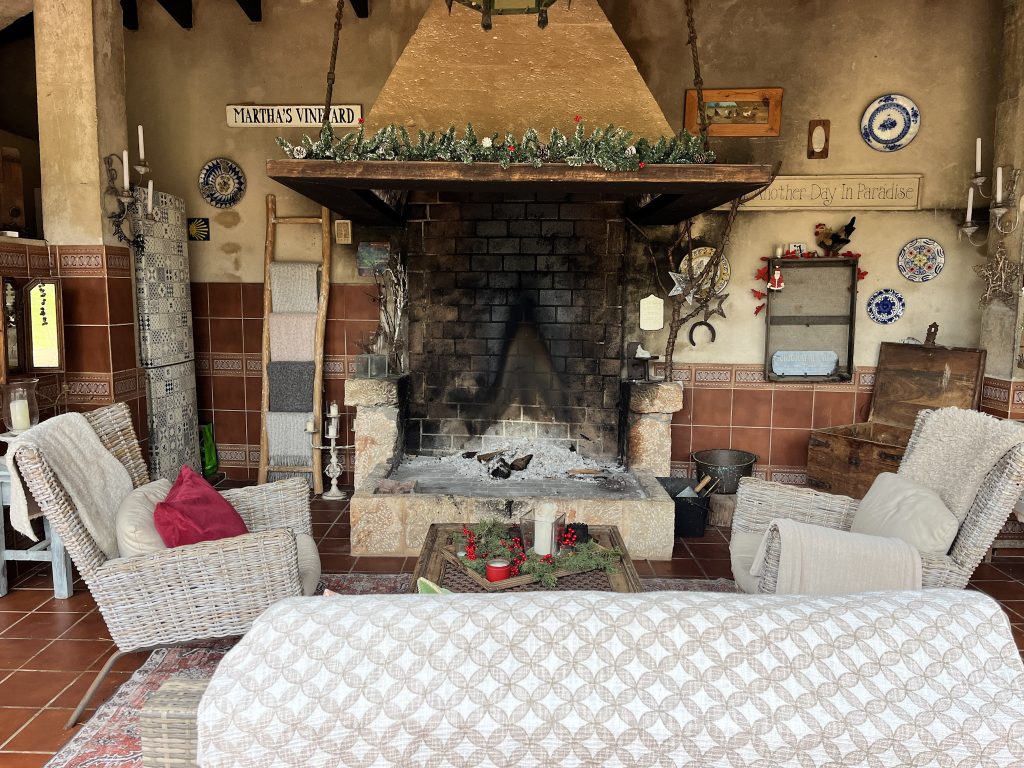 LOCATION 4 mallorca spain 70s palm tree tropical location house 14-IMG_7873