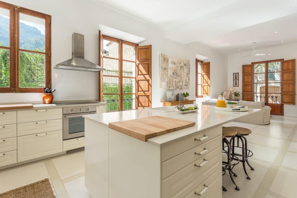 LOCATION 6 large spain mallorca townhouse shoot location house 004141_025 20150825-_MG_9989e
