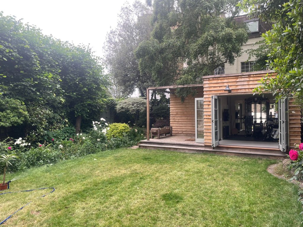 WhatsApp Image 2025 06 03 at 12.19.28 59eff4cdALBERT SQUARE VICTORIAN SHOOT LOCATION WITH A MODERN TWIST