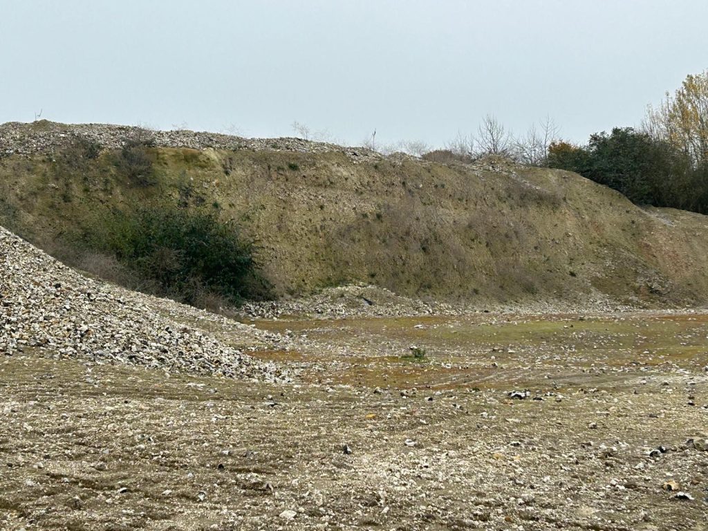WhatsApp Image 2025 07 17 at 08.12.21 (3)THE QUARRY Quarry shoot location just outside the M25