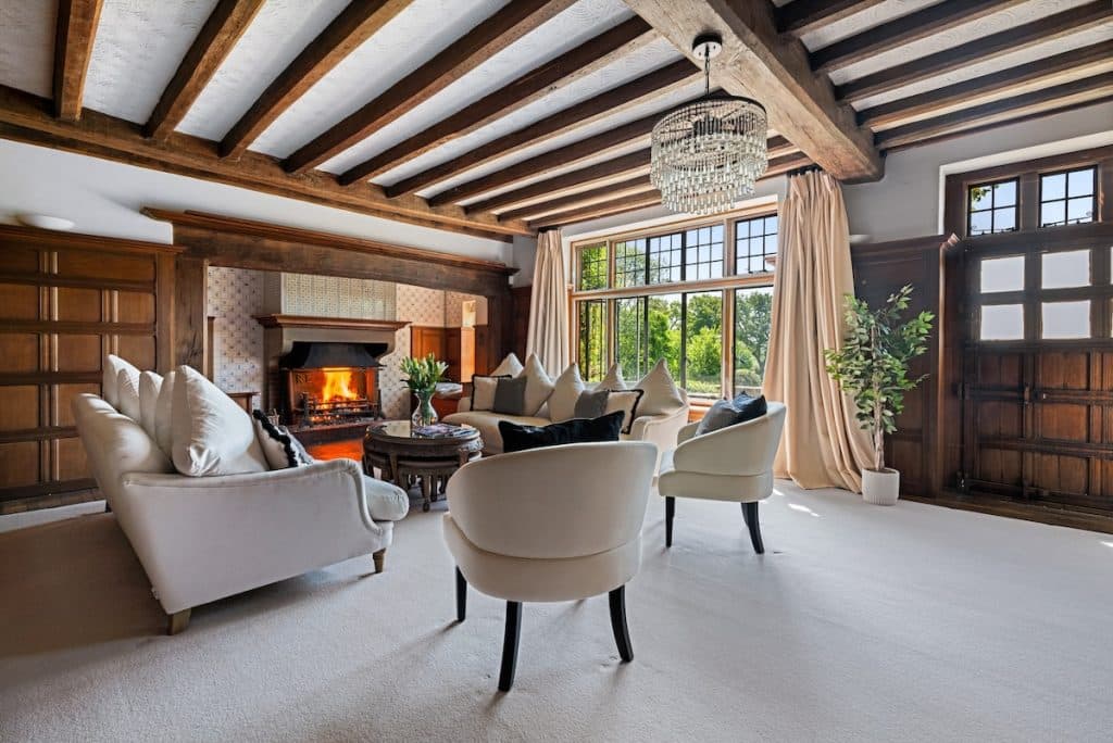 PARKER ten bedroom large modern location house west sussex Parker 13