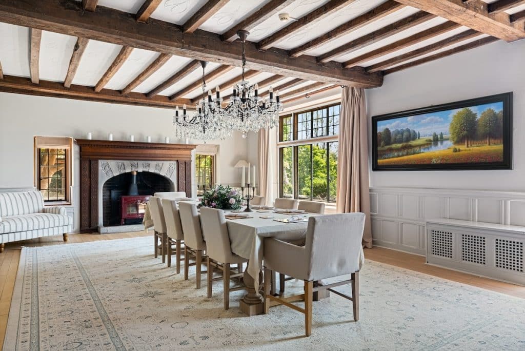 PARKER ten bedroom large modern location house west sussex Parker 19