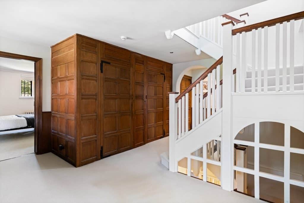 PARKER ten bedroom large modern location house west sussex Parker 30