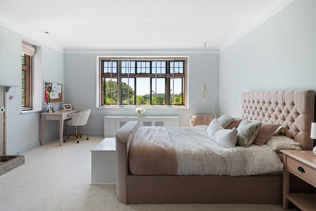 PARKER ten bedroom large modern location house west sussex Parker 32