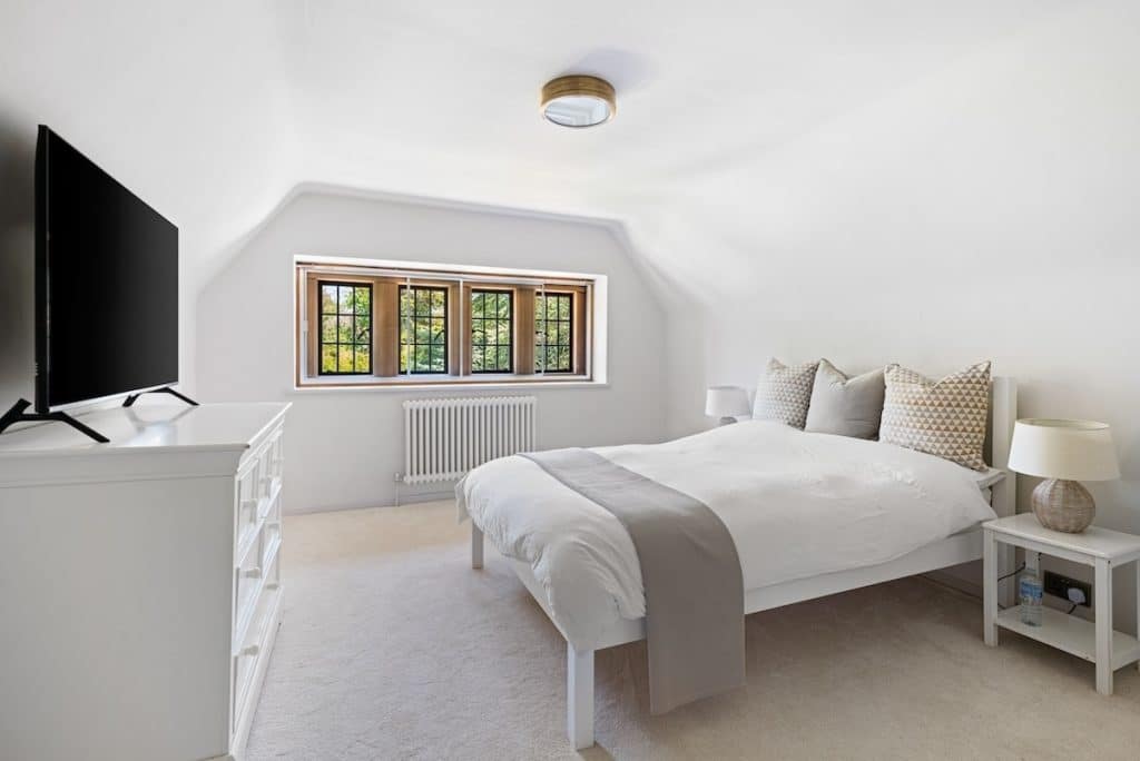 PARKER ten bedroom large modern location house west sussex Parker 34