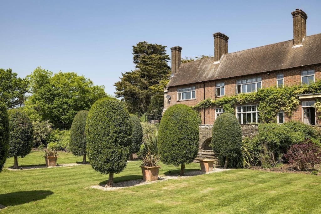 PARKER ten bedroom large modern location house west sussex Parker 49