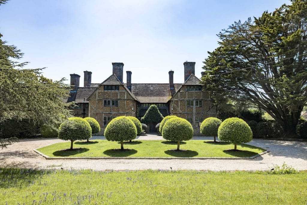PARKER ten bedroom large modern location house west sussex Parker 59