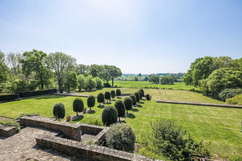 PARKER ten bedroom large modern location house west sussex Parker 63