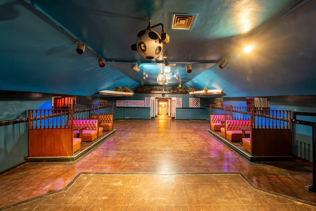 APOLLO CLUB venue club bar shoot location north west london 012