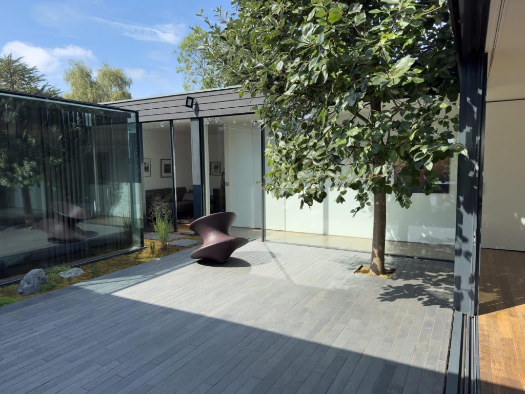 KINGSLEY Architectural Modern Shoot Location north london courtyard 1
