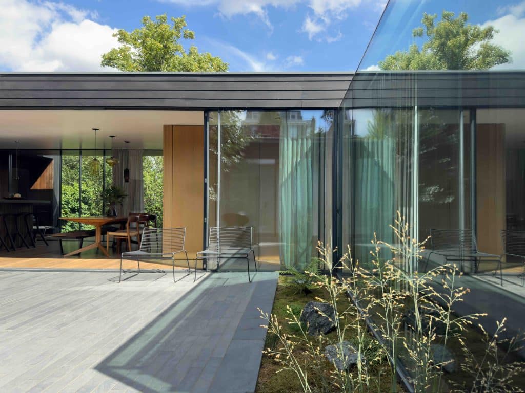 KINGSLEY Architectural Modern Shoot Location north london courtyard 5