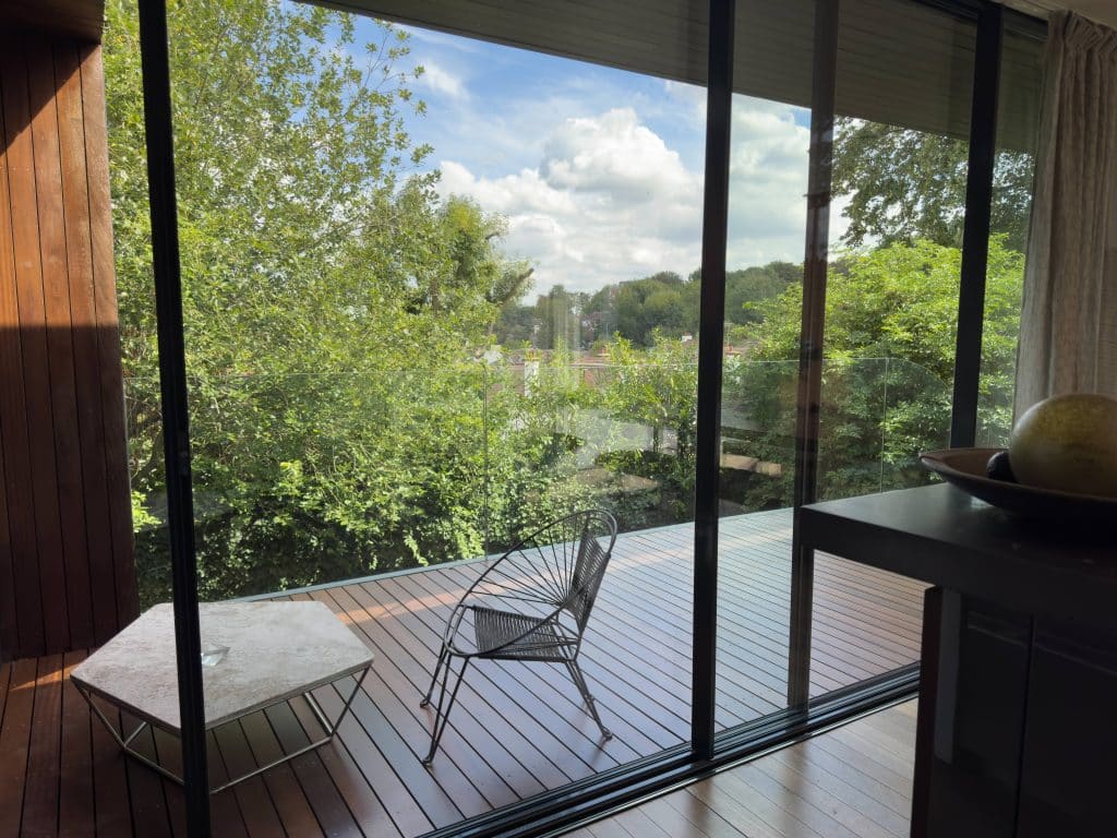 KINGSLEY Architectural Modern Shoot Location north london deck