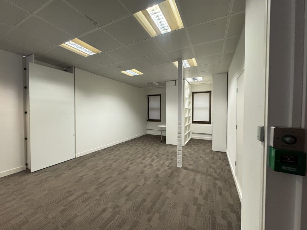 PILGRIM STREET office basement urban shoot location central london 9. ARK Loc Pilgrim Street.