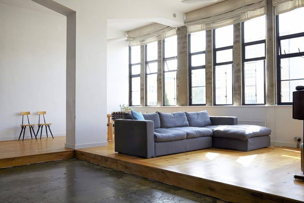 13 DEHAVILLAND minimlaist shoot location east london 5