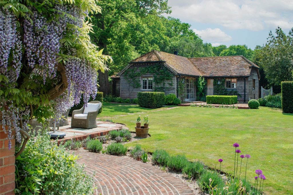 250513WhitewaterHouse 1028HARTLEY HOUSE Country Shoot Location With Swimming Pool scaled