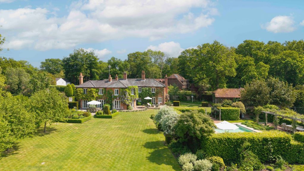 250513WhitewaterHouse 1064HARTLEY HOUSE Country Shoot Location With Swimming Pool 1 scaled