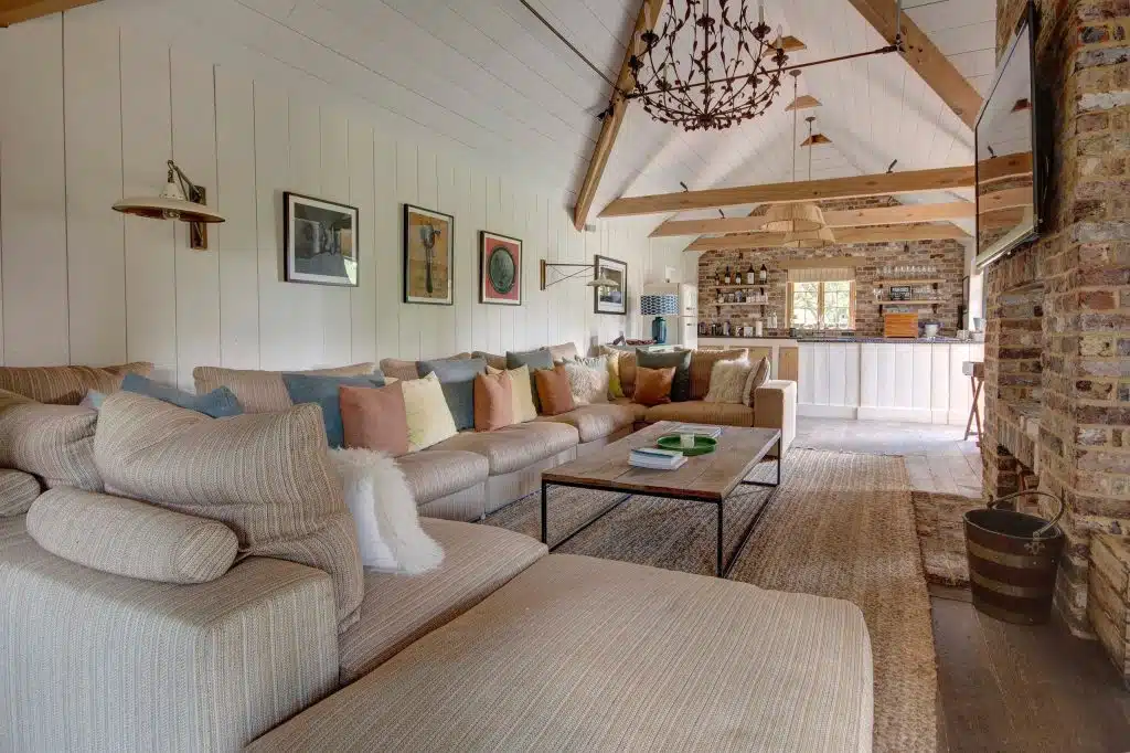 250513WhitewaterHouse 1139HARTLEY HOUSE Country Shoot Location With Swimming Pool scaled