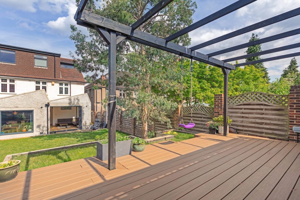 91 Ravensbourne Park London SE6 4YA 009RAVENSBOURNE Everyday Family Home for location shoots scaled