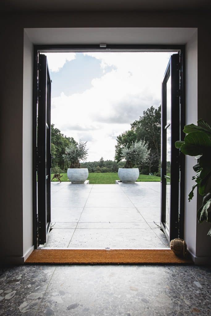 CARRAWAY Hampshire 1930s style country shoot location house HeathwoodHouseSept24(67of168)