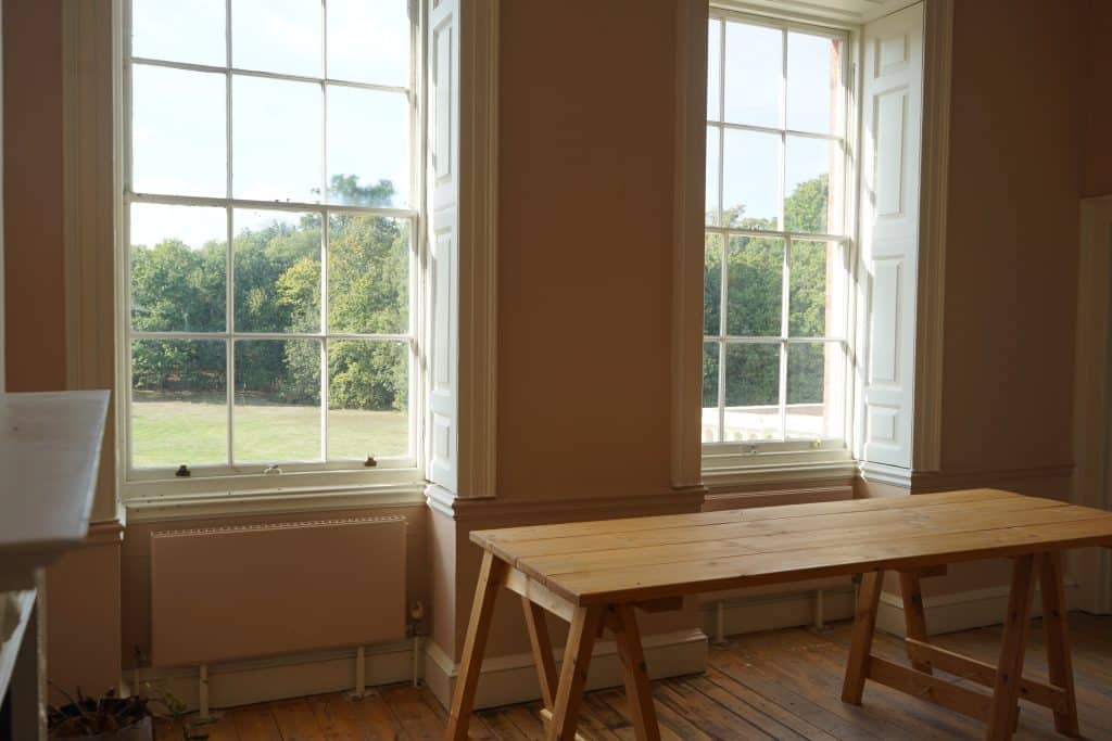 CHESHUNT HOTEL WALTHAM CROSS TRADITIONAL HOTEL SHOOT LOCATION TNE05596