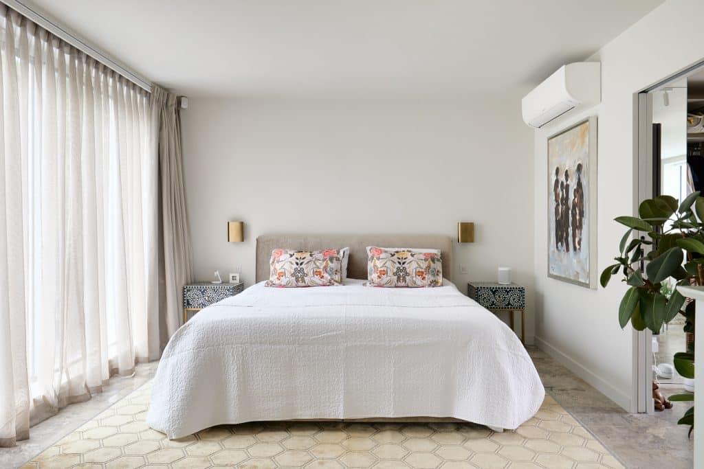 CHISWICK DOCK west london modern location house Location Creation:Chiswick Dock:master bed