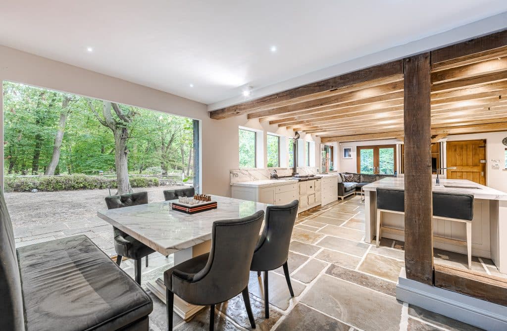 Copyright R3 Photography Ltd.