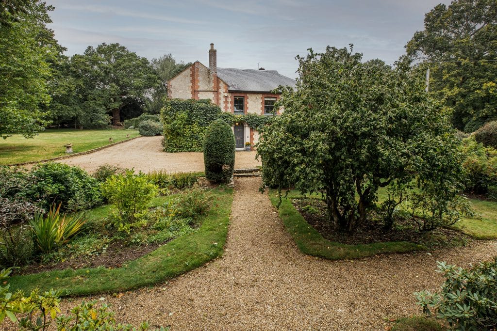 FABLE hampshire colourful large shoot location house Copy of Kippences HR Sept25 102