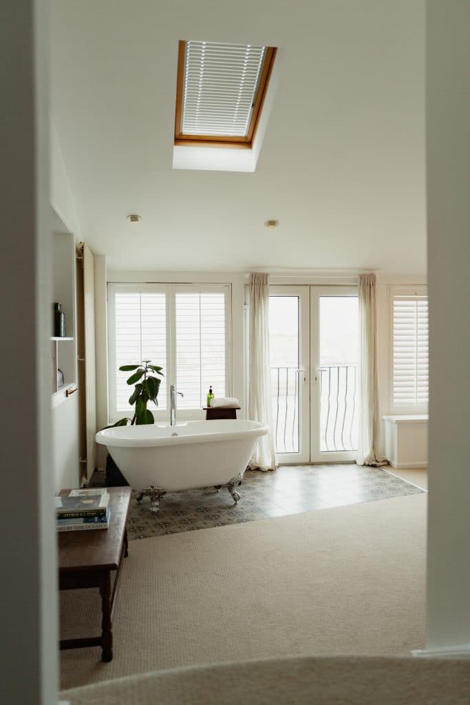 HARBOUR VIEW boutique hotel shoot location cornwall L1062037 (2)