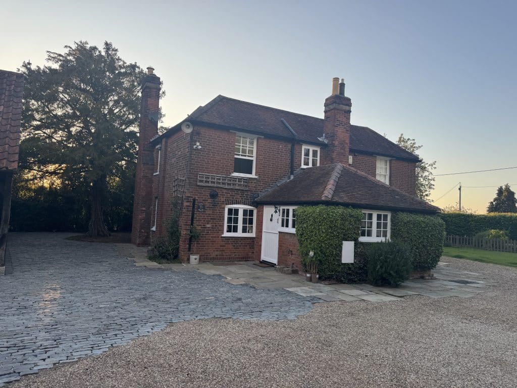 IMG 7438GATEHOUSE Grade II listed country house essex shoot location house