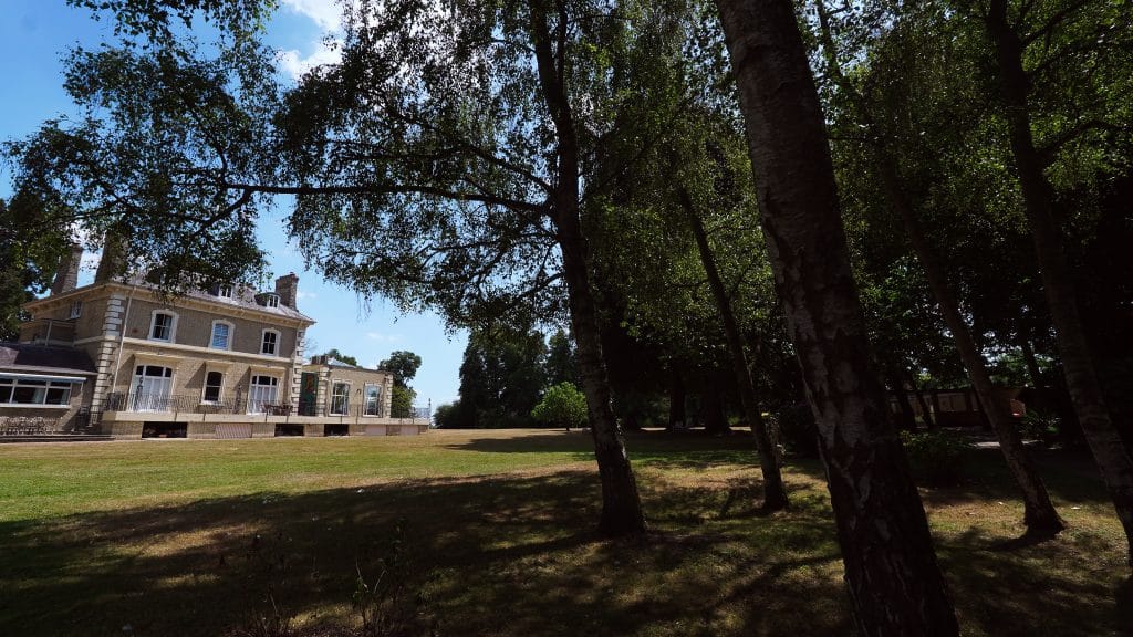 LANGLEY LODGE country hertfordshire location house DSC03217