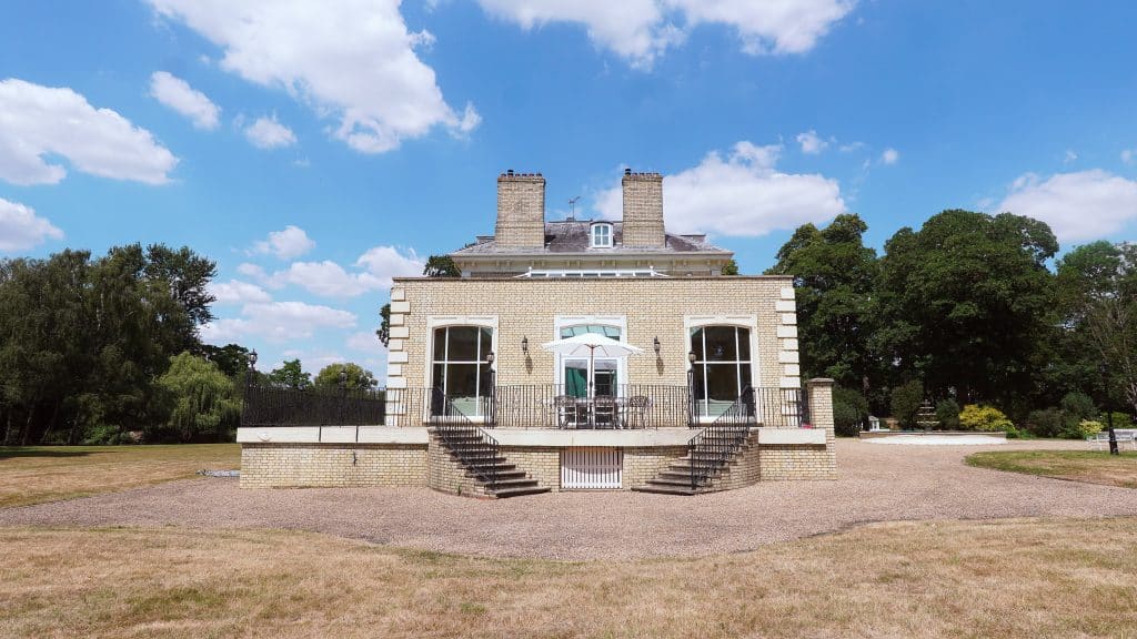 LANGLEY LODGE country hertfordshire location house DSC03239