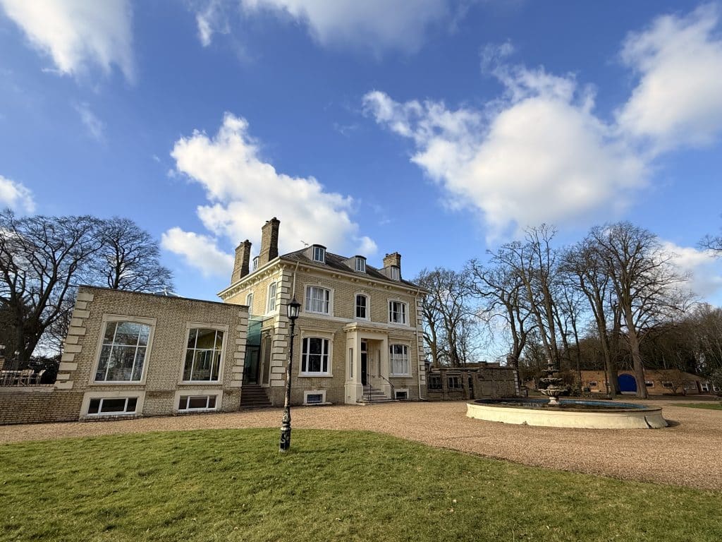 LANGLEY LODGE country hertfordshire location house Photo 28 02 2025, 12 00 29 pm