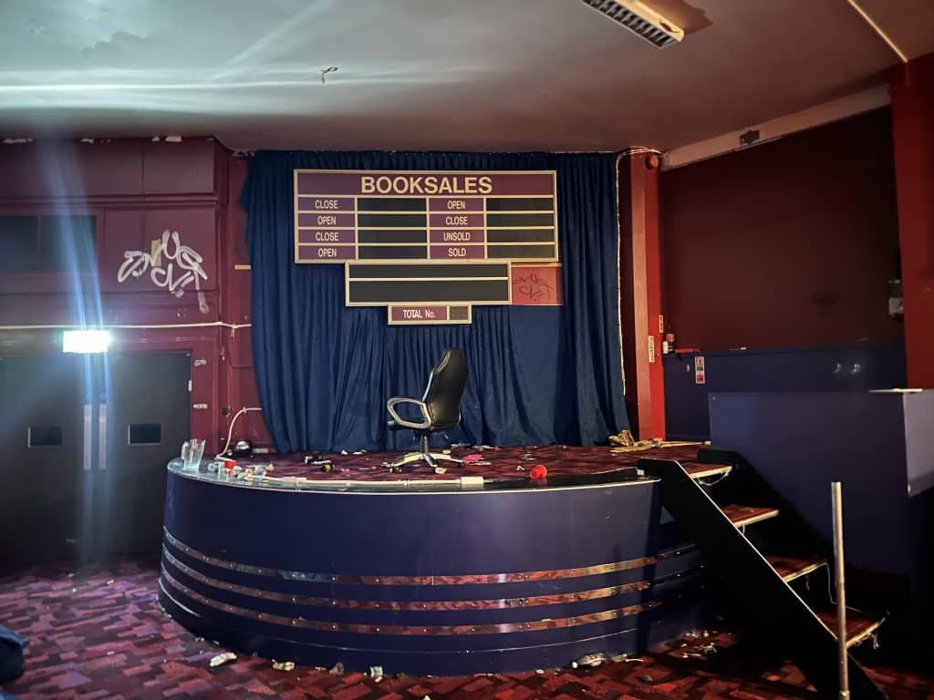 MECCA HALL camden bingo hall shoot location venue retro IMG 4140