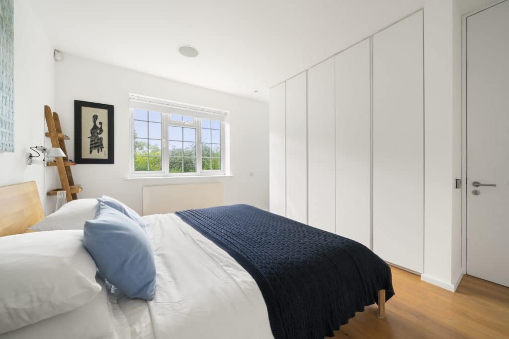 ST JOHNS WOOD semi detached location house north west london 27 Boundary Road NW8010