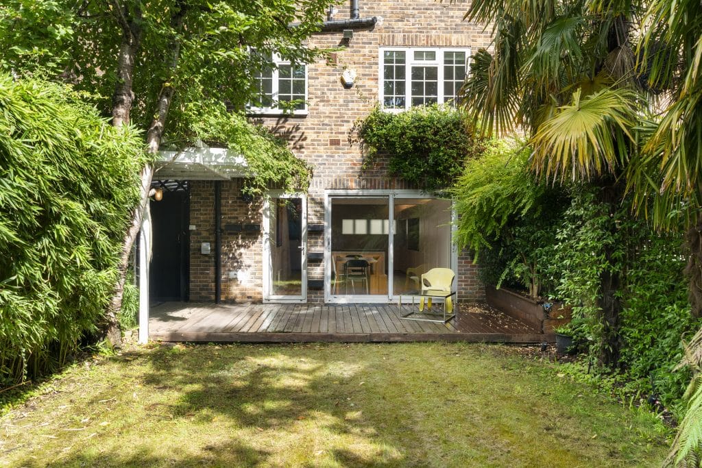 ST JOHNS WOOD semi detached location house north west london 27 Boundary Road NW8027