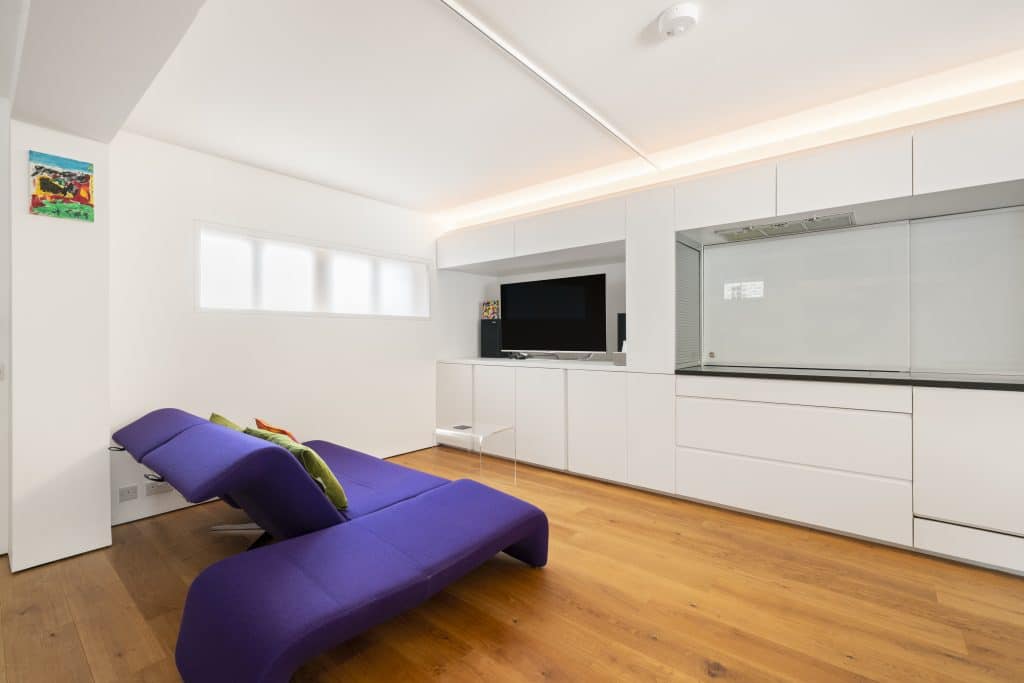 ST JOHNS WOOD semi detached location house north west london 27 Boundary Road NW8032