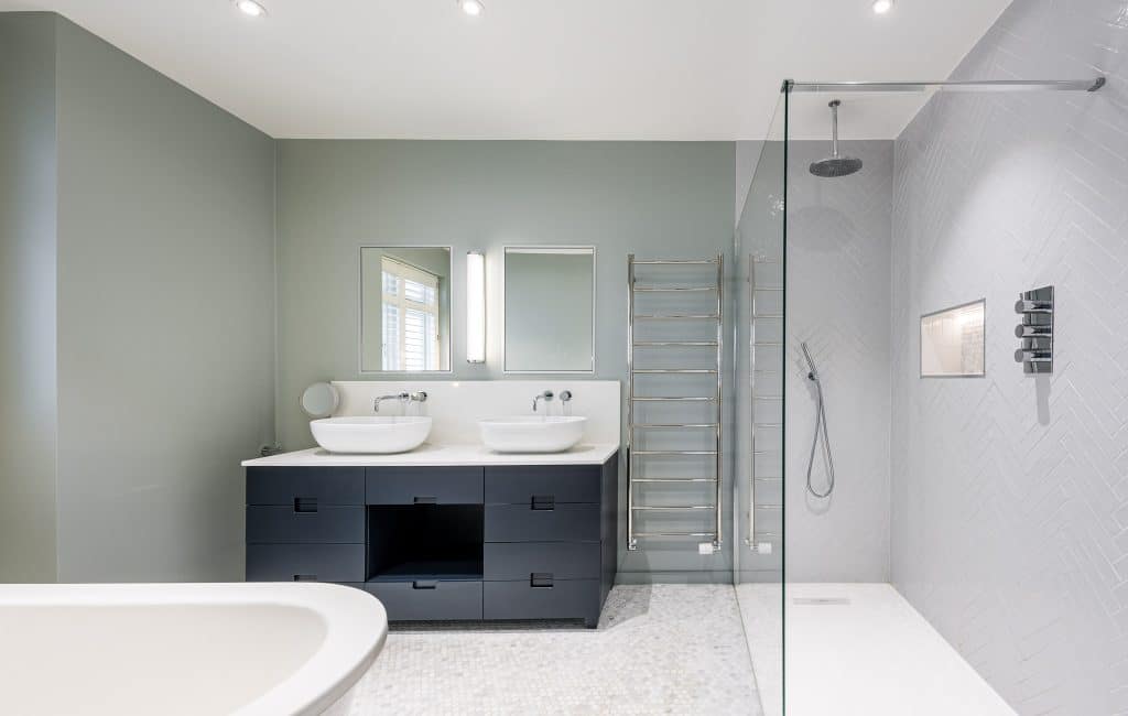 TEIGNMOUTH north west london 1920s detached location house Location Creation:Teignmouth NW2:bathroom1 alt